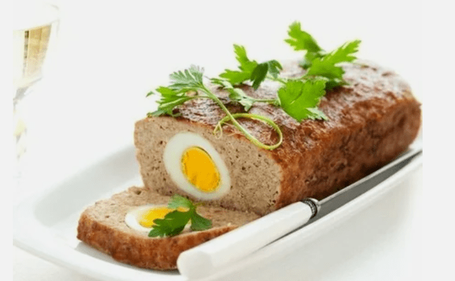 Fleischrolle mit einem Ei auf Ducans Ernährung