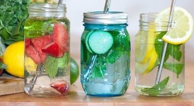 Probieren Sie ein Trinkdiätmenü für 7 Tage